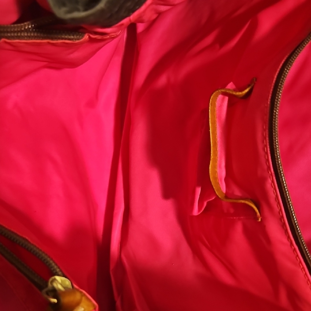 Dooney & Bourke Black and Tan Shoulder Bag - Picture 4 of 9